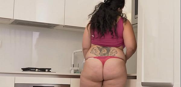 Chubby mature Anett uses a dildo whip